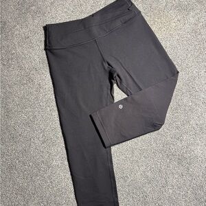 (6) Lululemon size 6 capri leggings